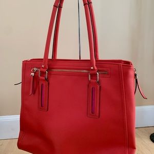 Stella & Dot Madison Tech Red Bag with detachable shoulder strap - EUC